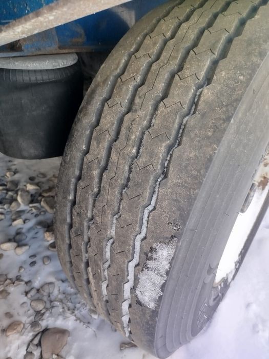 Продаётся  прицеп 2000г марка Lamberet.