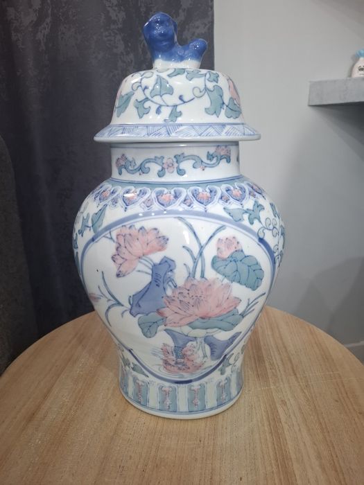 Порцеланова китайска ваза ръчна изработка