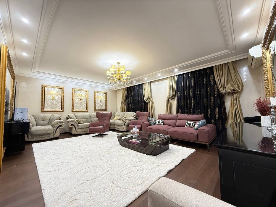 Продается 4/0-1-2/4 220м2 в ЦУМе, ор-р: посольство Кореи