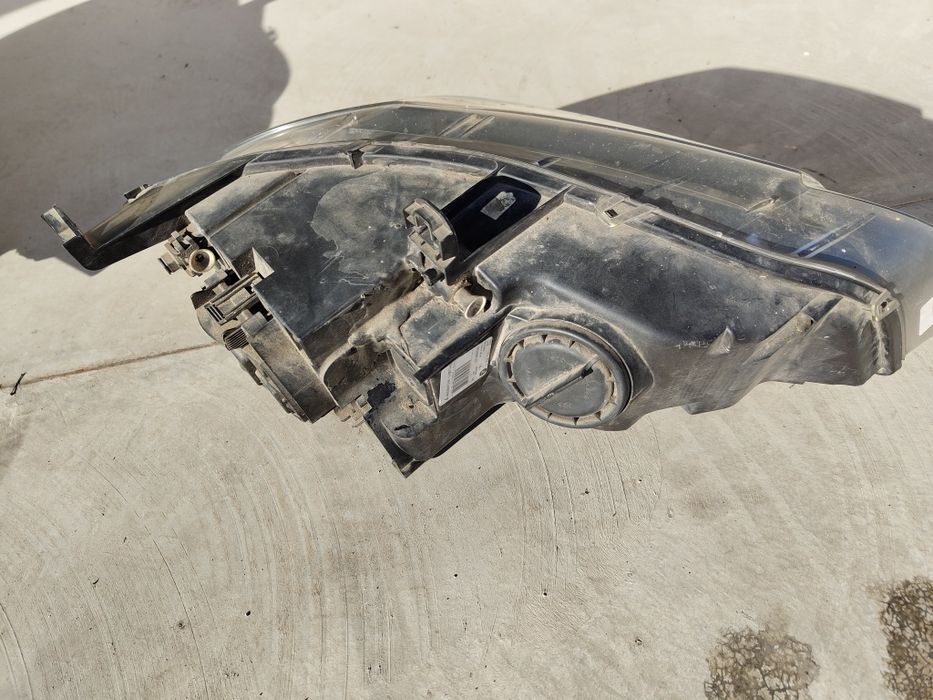 Комплект фарове за BMW e70 x5 биксенон.