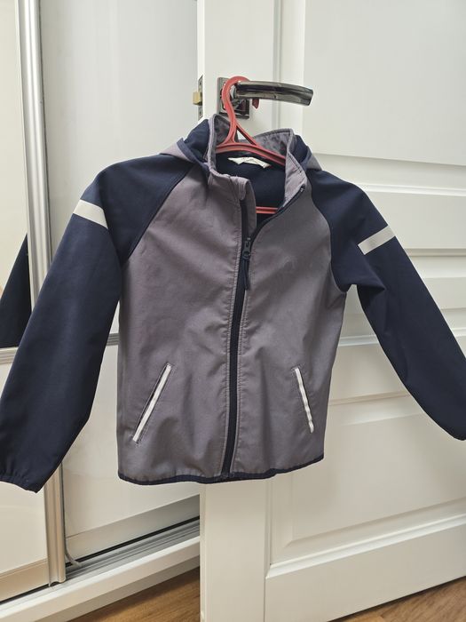 Продам куртку весна осень для мальчиков