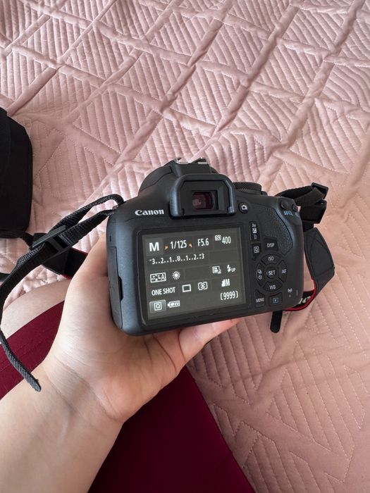 Фотокамера Canon.