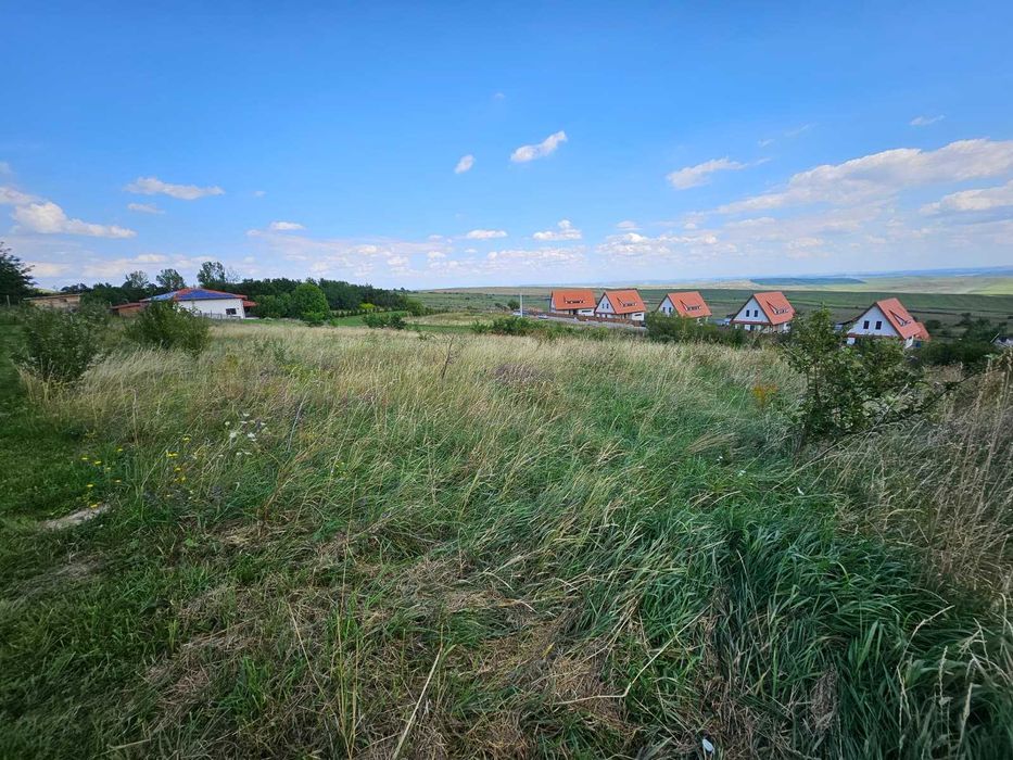 Vand teren intravilan comuna Aiton judetul Cluj