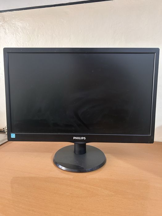 Monitoare PC LED/LCD 18.5" – Philips 193V5L & LG Flatron W1941S (Complet funcționale)