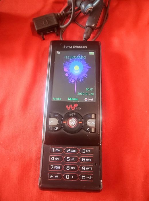 Sony Ericsson w595 + accesorii originale ( decodat, limba româna)