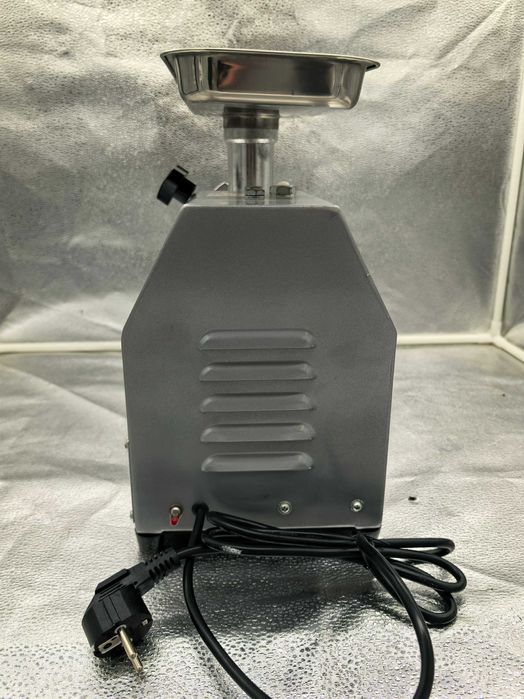 Masina de tocat carne profesionala 750W 599 lei
