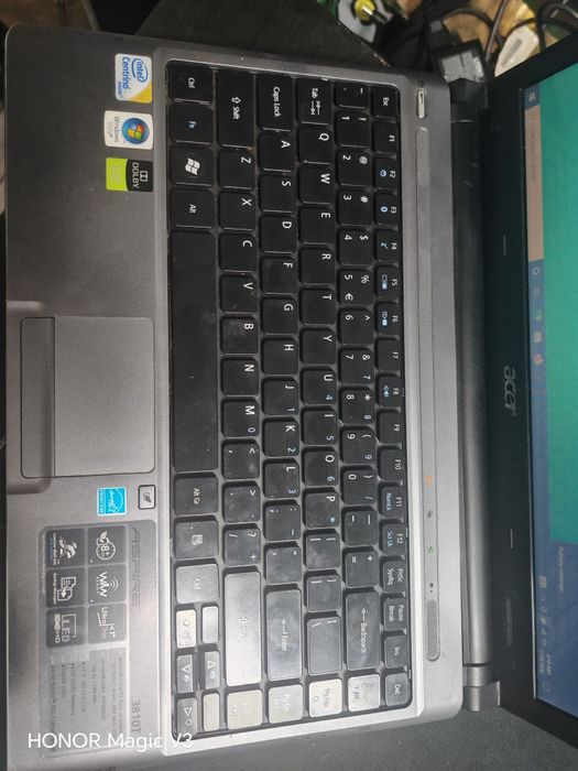 Acer Aspire 3810T  Centrino 2 Uno 1.4 Ghz