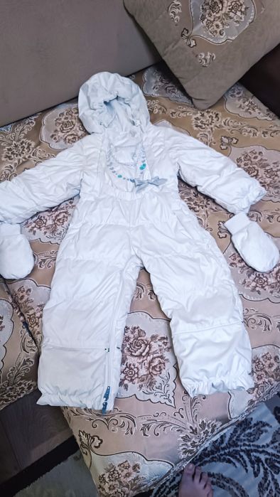 Продам комбинезон на осень, весну