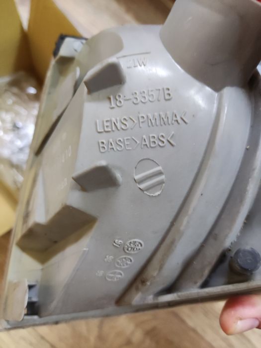 Преден десен мигач мерцедес W202 95г.