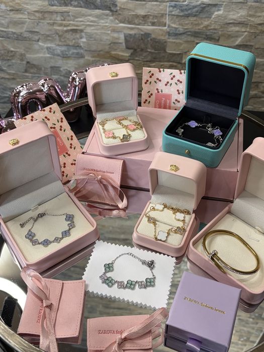 Дамски гривни...