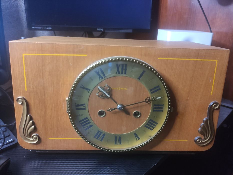 Настольные часы" Янтарь"