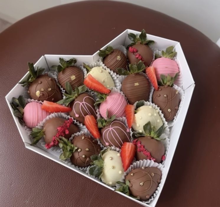 Клубника в шоколаде Алматы