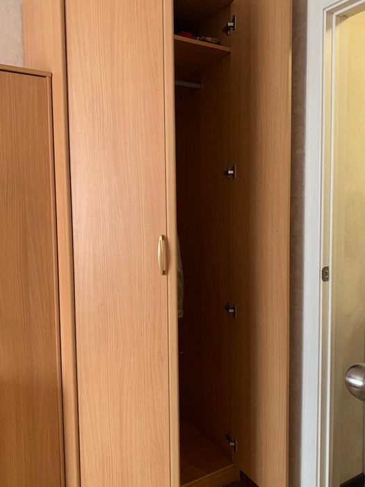 Школьный уголок со шкафом