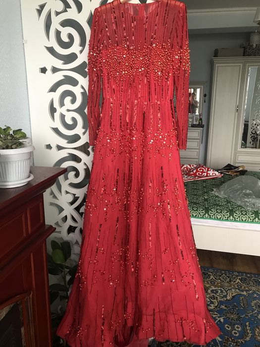 Продам платье sherry hill