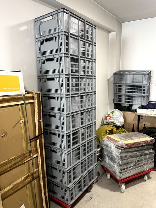 Касетки и транспортна количка в комплект