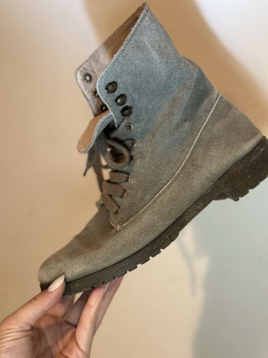 Ghete de primavară cu șireturi