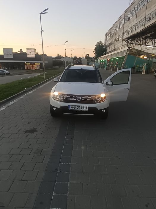 Vând Dacia Duster Prestige