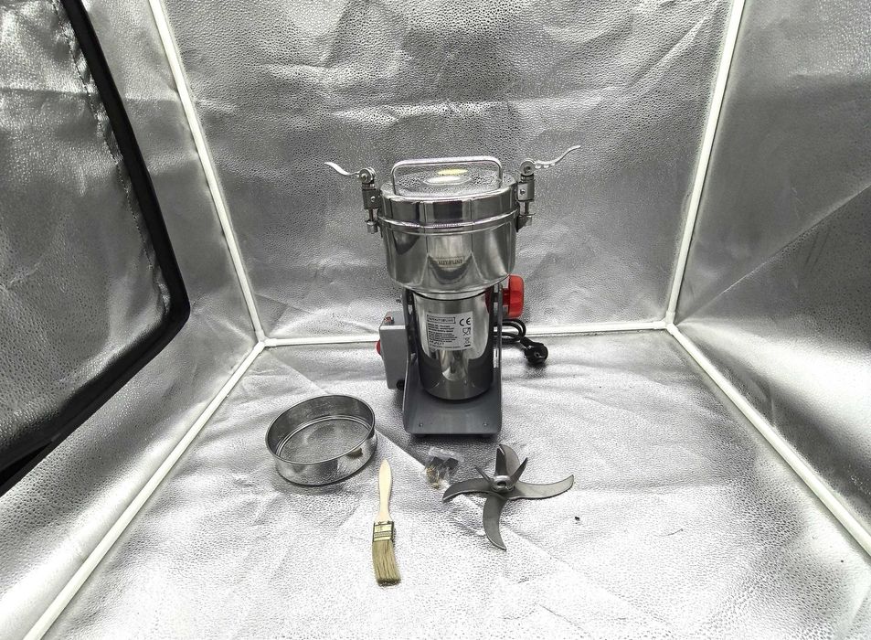 Rasnita electrica profesionala 2000W cu bol 800g