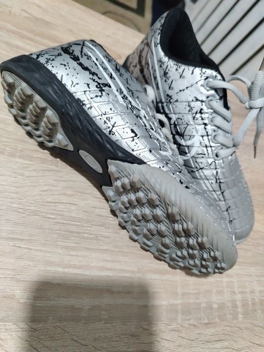 Бутсы футбольные, сороконожки