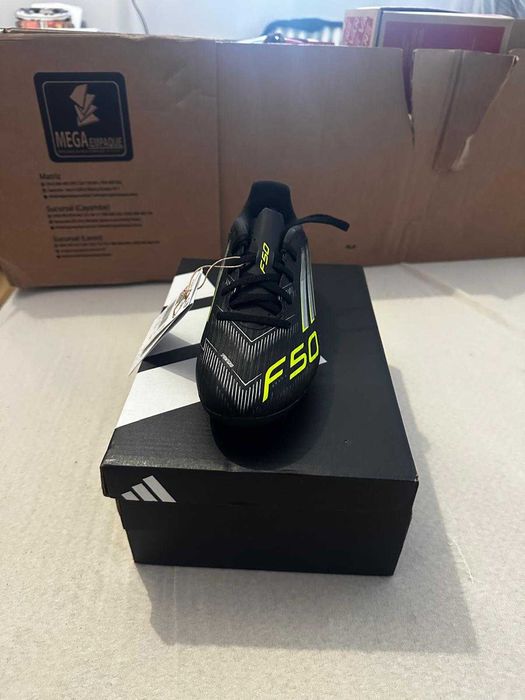 Adidas F50 Club FG/MG, marimea 36 nou. la cutie