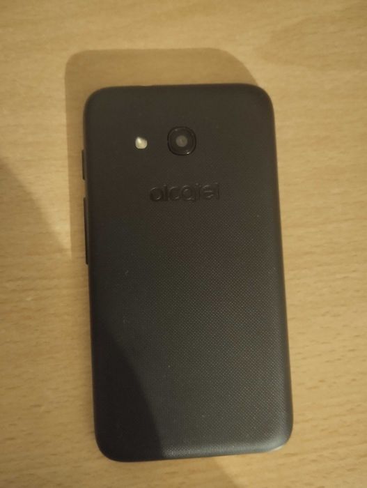 Смартфон Alcatel 1E