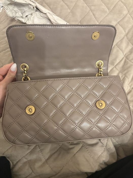 Оригинална чанта Guess