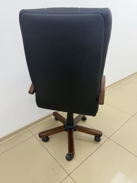 Новое Кресло Консул для руководителя офисное