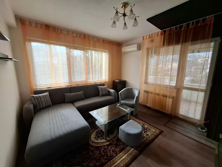 Тристаен апартамент в ж.к. Горна Баня.