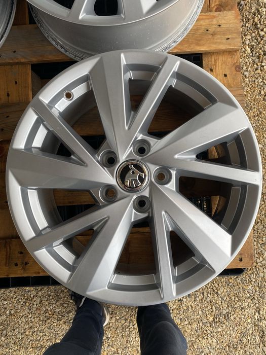 17 цола 5 х 112 мм Фолксваген , Ауди , Шкода , VW ,  Audi , Skoda