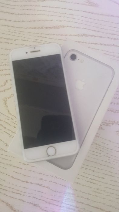 iphone 7 holati zòr. hamma joyi. ishlidi