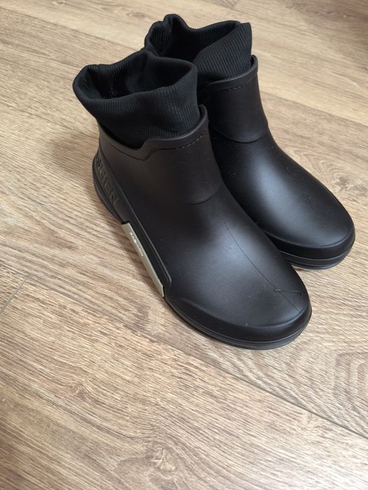 Продам резиновые сапоги резиновые сапоги