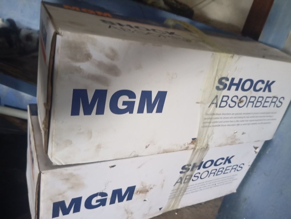 Камри 40  задние стойки