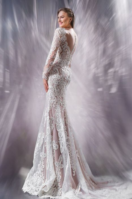 Vând rochie de mireasa superba,  sirenă