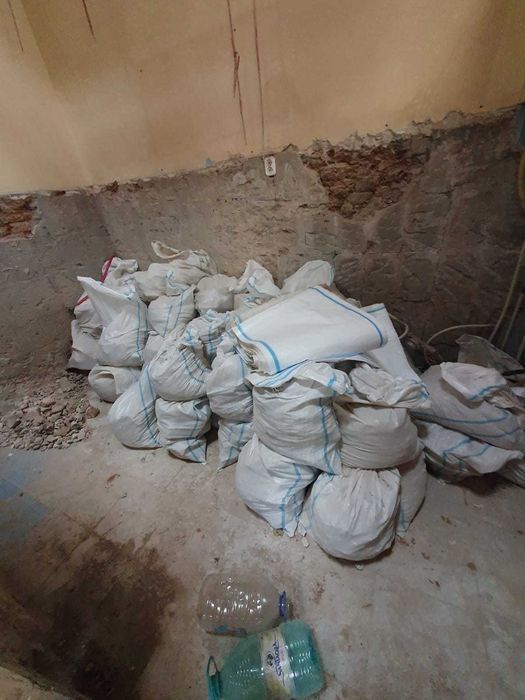 Transport moloz autorizat, oferim acte, materiale din constructii, deb