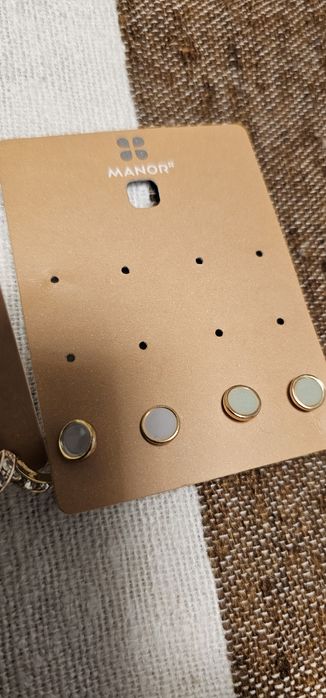 Продавам дамски обеци