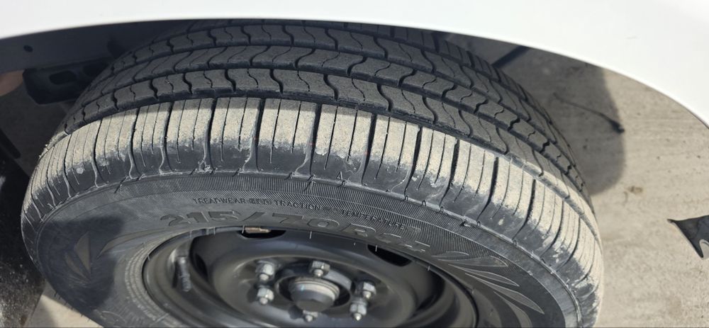 KIA BONGO sotiladi yuk bortli. 2023-yil