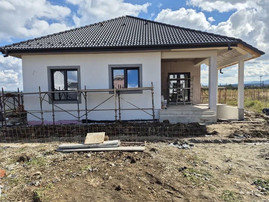 Executam case la roșu - tencuieli - renovari case apartamente
