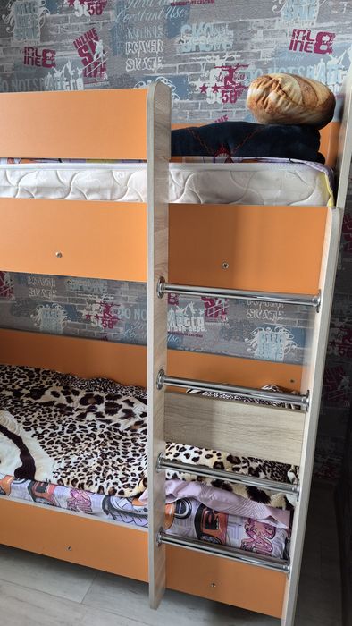 Двухярусная кровать