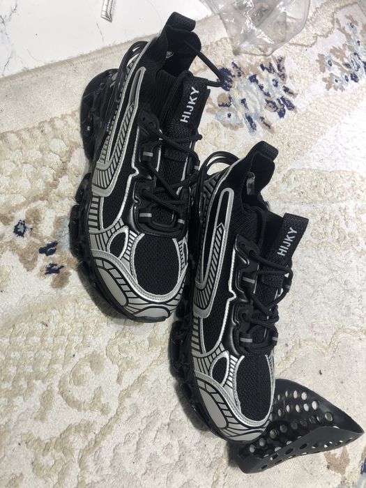 Продам Кроссовку