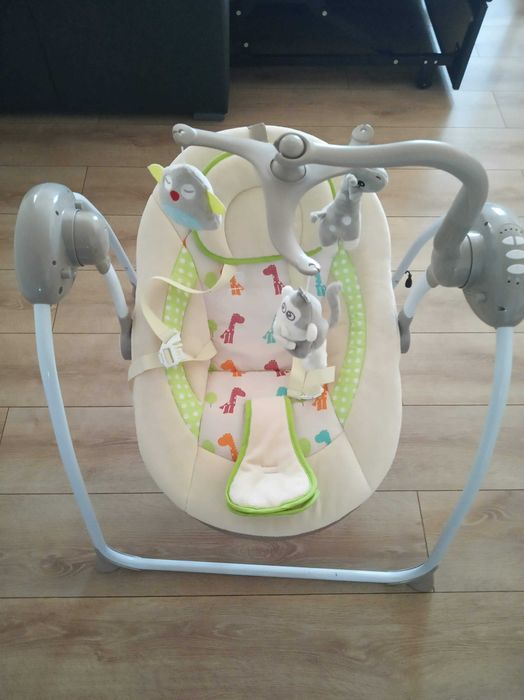 Електрическа бебешка люлка Cangaroo с 12 мелодии. Като нова!