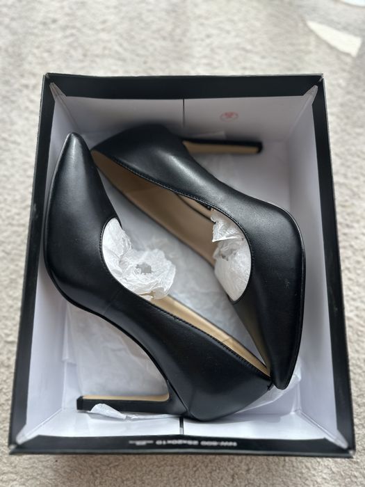 Pantofi negri stiletto Nine West 37 / 6.5