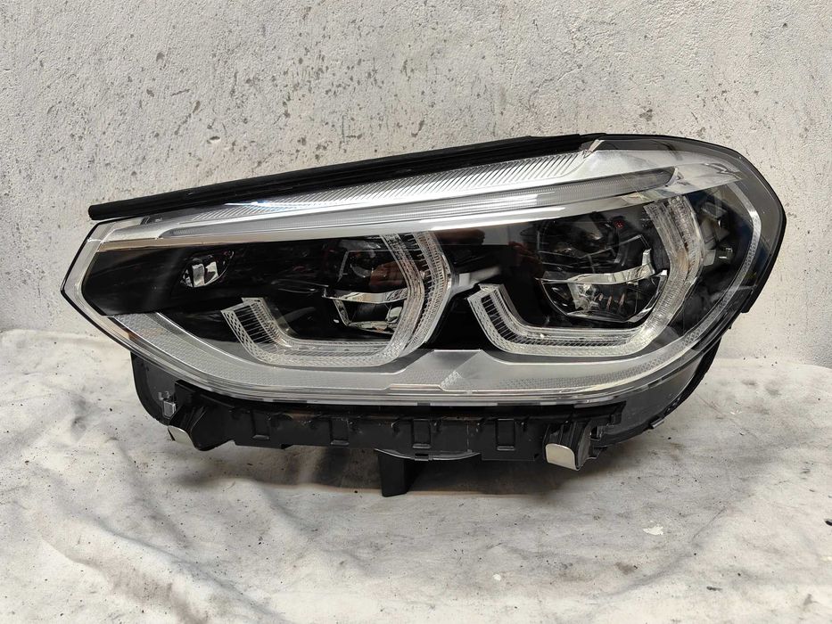 Оригинални  фарове Ляв Десен  БМВ  BMW X3 X4 G01 G02 Adaptive Led