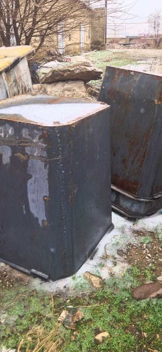 Мусорный контейнер