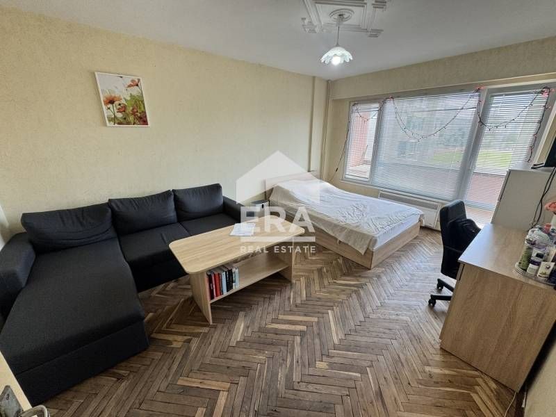 ЕКСКЛУЗИВНО! Панелна обзаведена гарсониера  за продажба, район Младост