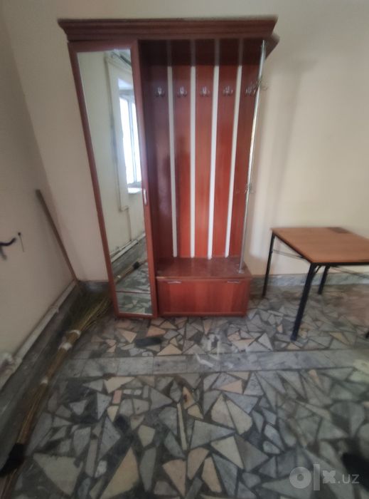 Продается Прихожка в среднем состояние. 200тыщь. Торг. Уместен
