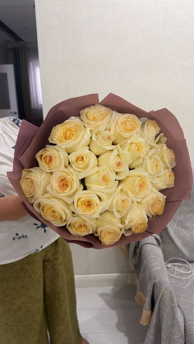 Саежие цветы 12000