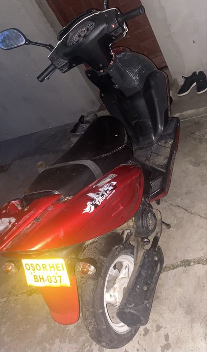 Scuter in 4t , motor 80 cc ,