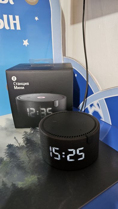 Продам колонку  Алиса мини с часами