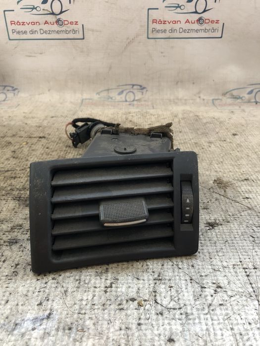 grila ventilatie stanga  audi a4 2010