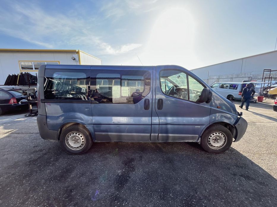 Opel Vivaro 2.5DCI 06г НА ЧАСТИ!!!